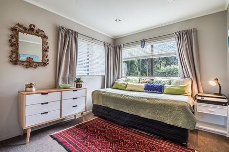 Photo of property in 1/15 Telephone Road, Birkenhead, Auckland, 0626