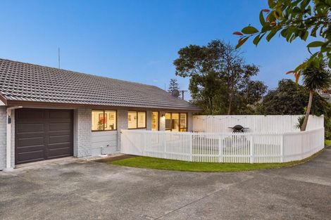 Photo of property in 3/4 Beach Road, Orewa, 0931