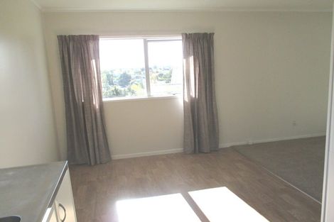 Photo of property in 50 Parrs Cross Road, Henderson, Auckland, 0612