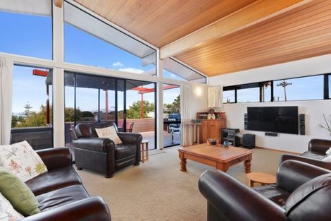 Photo of property in 23 Ellangowan Road, Waiake, Auckland, 0630