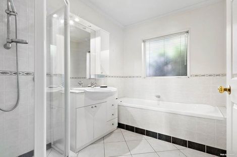 Photo of property in 1b Wakeling Avenue, Te Atatu South, Auckland, 0610