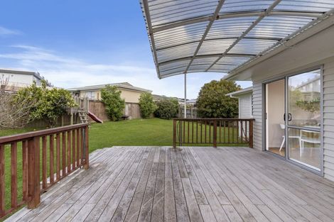 Photo of property in 13 Sheehan Road, Te Atatu South, Auckland, 0610