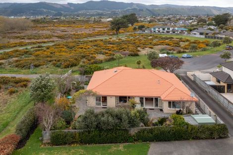 Photo of property in 29 Avion Terrace, Raumati Beach, Paraparaumu, 5032