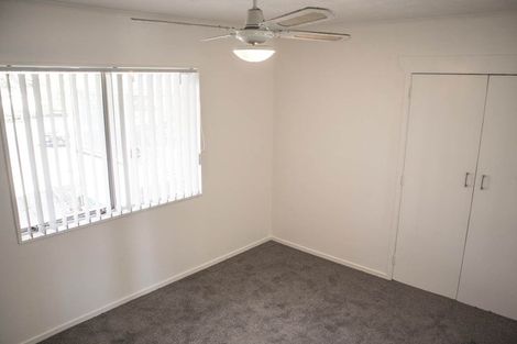 Photo of property in 8 Styca Place, Sunnyvale, Auckland, 0612