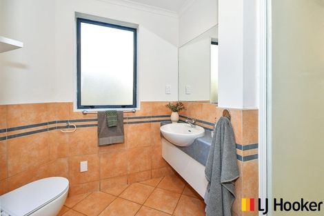 Photo of property in 8a Norman Close, The Gardens, Auckland, 2105