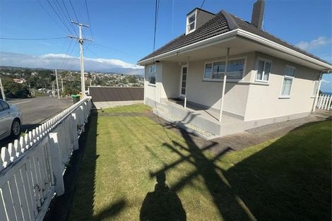 Photo of property in 19 Scott Street, Moturoa, New Plymouth, 4310