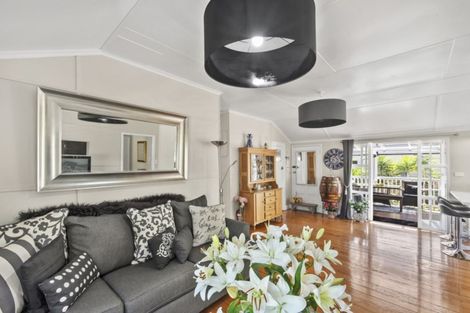 Photo of property in 30 Ladies Mile, Manly, Whangaparaoa, 0930