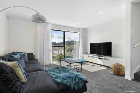Photo of property in 2/12 Stanley Street, Berhampore, Wellington, 6023