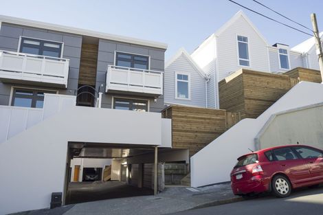 Photo of property in Pirie Street Townhouses, 5/35 Pirie Street, Mount Victoria, Wellington, 6011