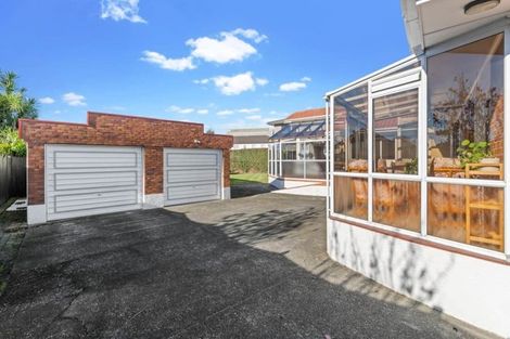 Photo of property in 45 Buckingham Crescent, Manukau, Auckland, 2025