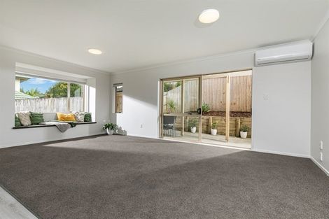 Photo of property in 7 Elder Place, Massey, Auckland, 0614