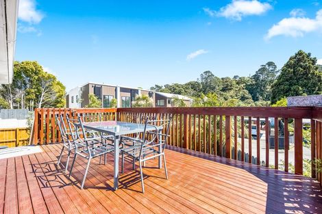 Photo of property in 38 Woodside Road, Massey, Auckland, 0614