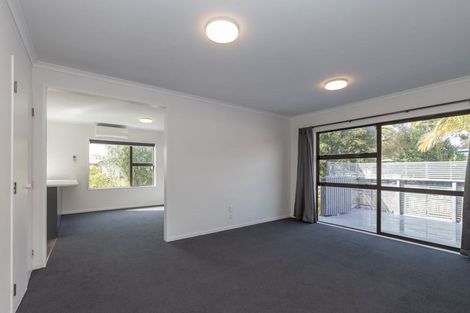 Photo of property in 42 Garland Drive, St Andrews, Hamilton, 3200