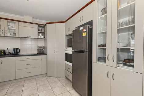 Photo of property in 79 Saint James Drive, Huntington, Hamilton, 3210