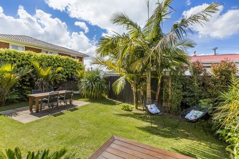 Photo of property in 1 Montmere Avenue, Te Atatu Peninsula, Auckland, 0610