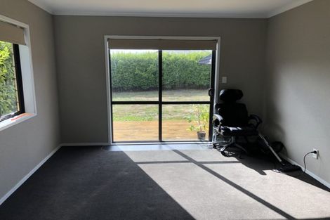 Photo of property in 70 Farringdon Avenue, Rototuna North, Hamilton, 3210