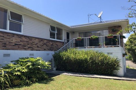 Photo of property in 71 Lynden Avenue, Hillcrest, Auckland, 0627