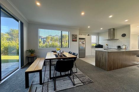 Photo of property in 21d Nellie Drive, Kumeu, 0810