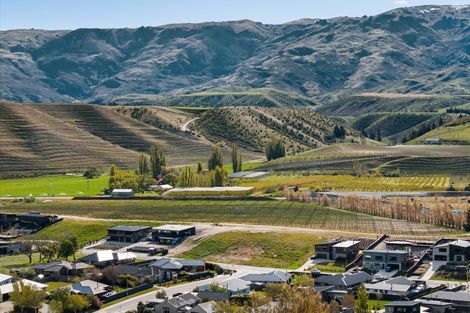 Photo of property in 65 Stratford Drive, Mount Pisa, Cromwell, 9383