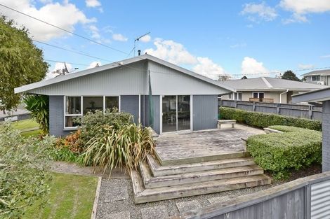 Photo of property in 1 Burwood Place, Silverdale, Hamilton, 3216