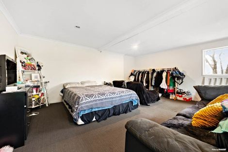 Photo of property in 37 Amberley Avenue, Te Atatu South, Auckland, 0610