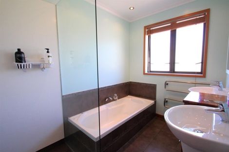 Photo of property in 11 Mitre Street, Gore, 9710