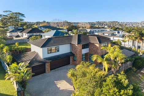Photo of property in 22 Travis View Drive, Fairview Heights, Auckland, 0632