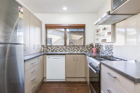 Photo of property in 1/21 Gloaming Place, Conifer Grove, Takanini, 2112