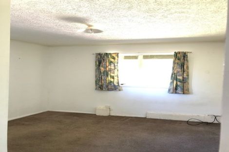 Photo of property in 28 Barker Rise, Northcross, Auckland, 0632