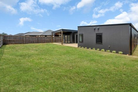 Photo of property in 25 Kapiakauri Road, One Tree Point, 0118