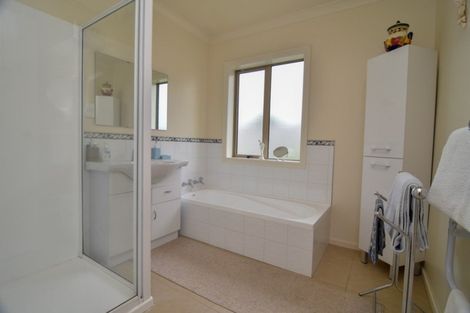 Photo of property in 7c Garrison Street, Carterton, 5713