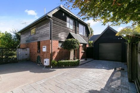 Photo of property in 36a Whites Line West, Woburn, Lower Hutt, 5010