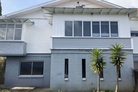 Photo of property in 1/16 Wernham Place, Northcote, Auckland, 0626