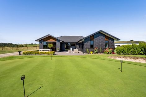 Photo of property in 8 Tikorangi Road East, Tikorangi, 4383