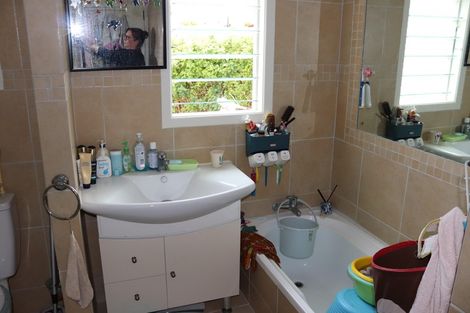 Photo of property in 1/44 College Road, Northcote, Auckland, 0627