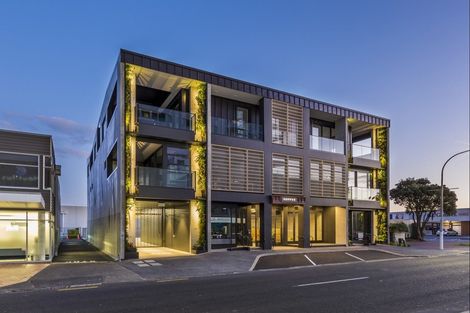 Photo of property in 5/14 Tamariki Avenue, Orewa, 0931