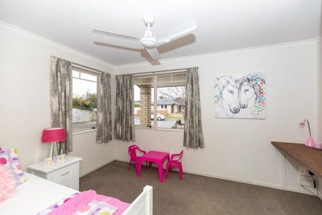 Photo of property in 2 Cabernet Close, Rototuna, Hamilton, 3210