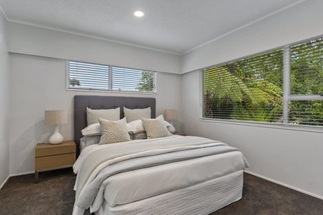 Photo of property in 2/225 Beach Haven Road, Beach Haven, Auckland, 0626