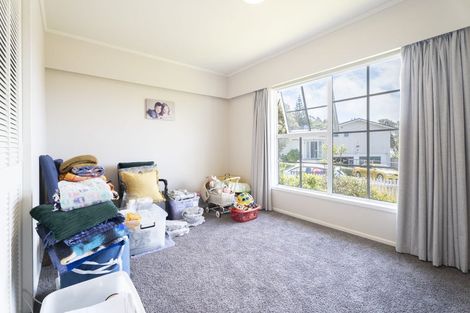 Photo of property in 65 Churton Drive, Churton Park, Wellington, 6037