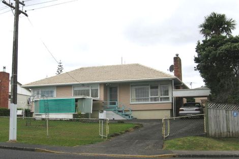 Photo of property in 2 Mackwood Place, Birkdale, Auckland, 0626