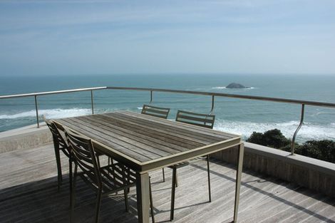 Photo of property in 19 Ngatira Road, Muriwai, Waimauku, 0881