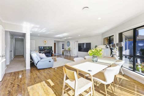 Photo of property in 4 Shankill Place, East Tamaki, Auckland, 2013