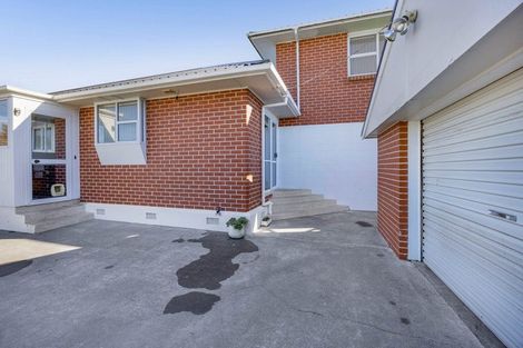 Photo of property in 16 Reid Avenue, Hawera, 4610