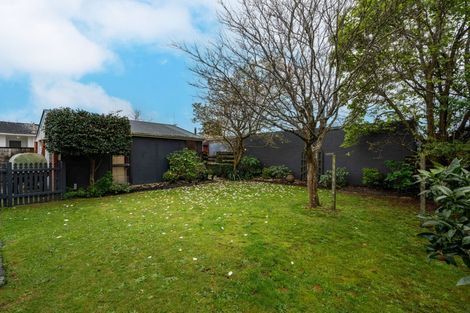 Photo of property in 16 Kensington Place, Fairfield, Hamilton, 3214