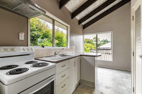 Photo of property in 2/10 Waratah Street, Birkenhead, Auckland, 0626