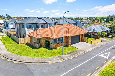 Photo of property in 2 Pantera Way, Hillpark, Auckland, 2102