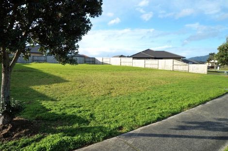 Photo of property in 8 Roto View, One Tree Point, 0118