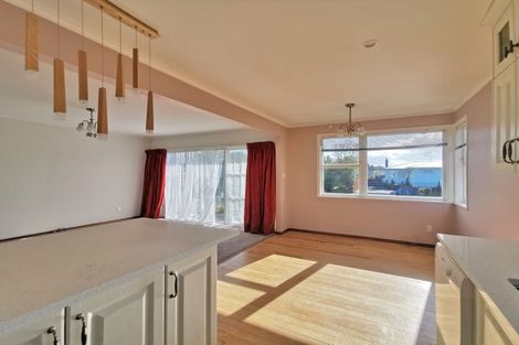 Photo of property in 123 Edgewater Drive, Pakuranga, Auckland, 2010