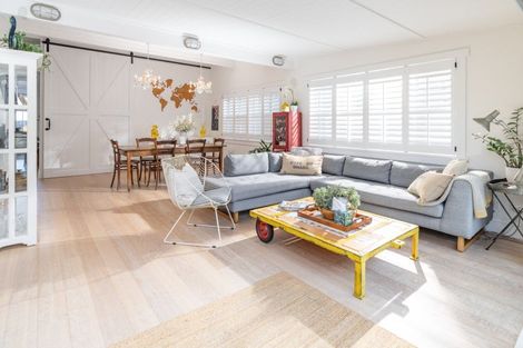 Photo of property in 84 The Esplanade, Houghton Bay, Wellington, 6023