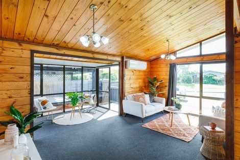 Photo of property in 11 Waltham Court, Cloverlea, Palmerston North, 4412